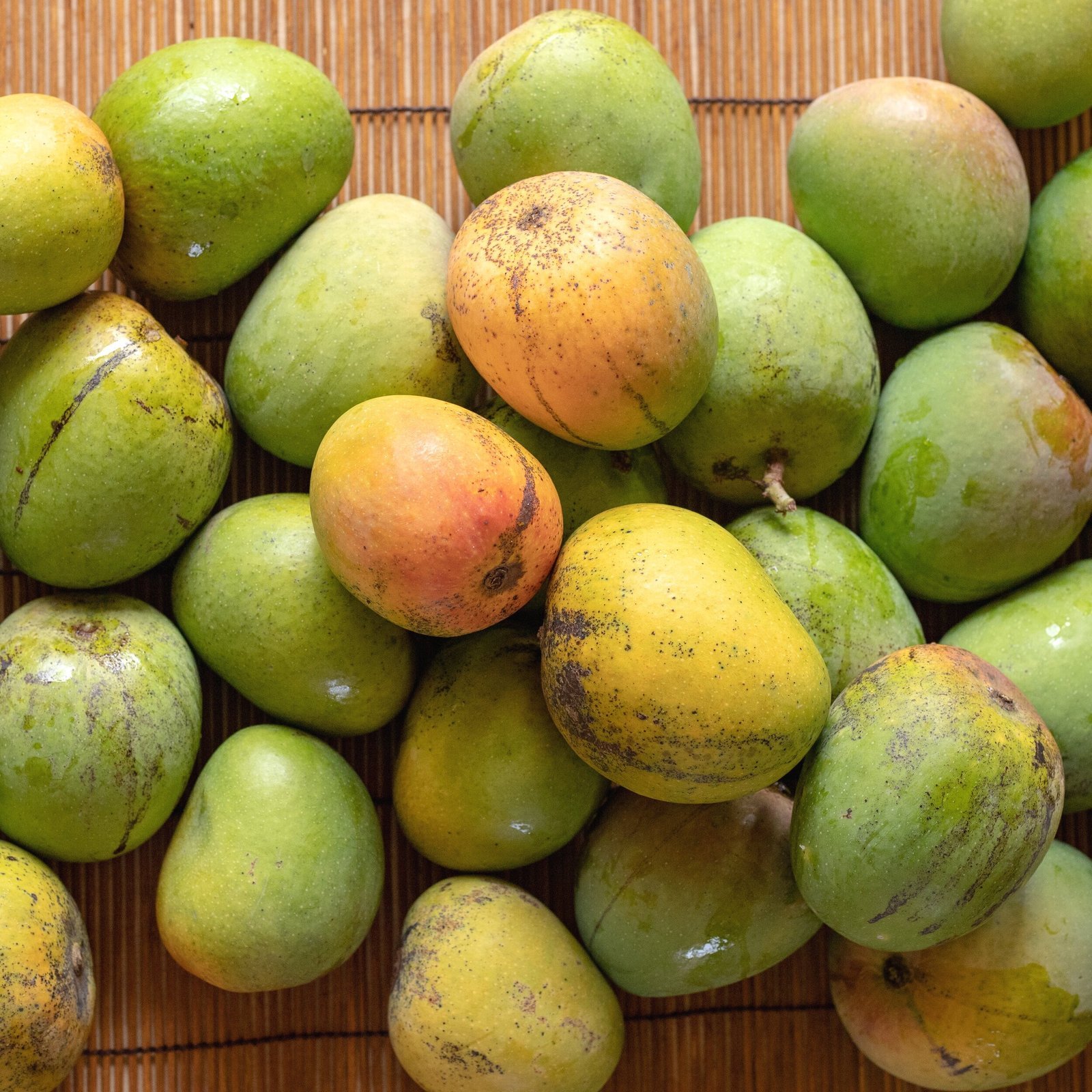Tropical-Mangos-Fruit-Box.jpg